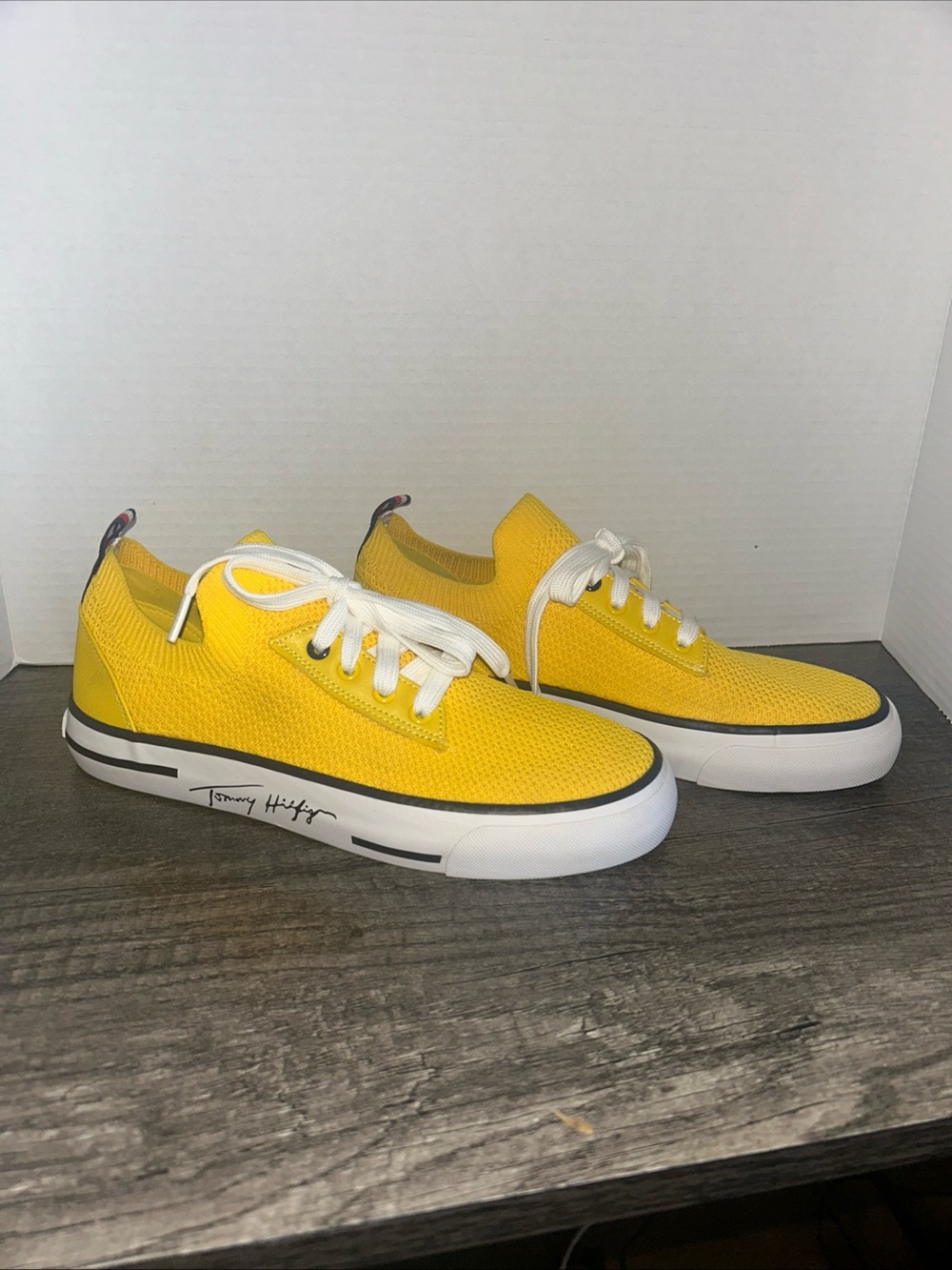Tommy Hilfiger Women's Shoes (TWGESSIE 507 0621) Size 7.5 Yellow